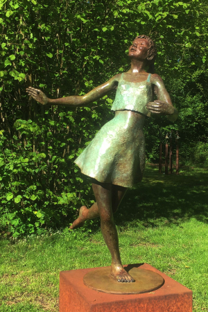 Peter Pel - Zin in zon (In garden)(Bronze)